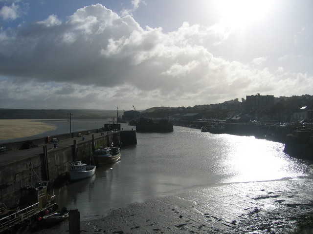 Reflections of a Cornwall harbour