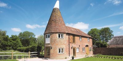 Holiday cottages in Kent: The Oast House, Smarden © English Country Cottages