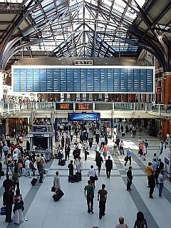 Liverpool Street Station by Les Powell