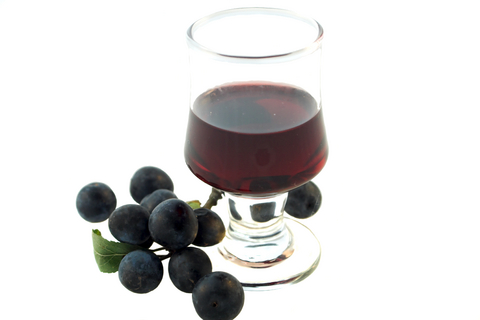 Sloe Gin © Sally Wallis | Dreamstime.com