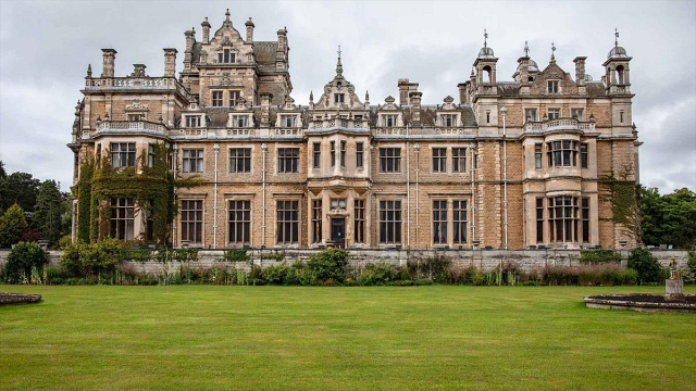 Country House Hotels in England: Thoresby Hall | warnerleisurehotels.co.uk