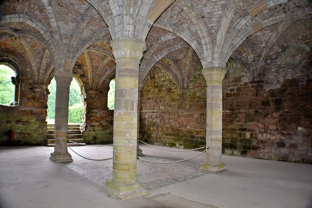 Inside the Chapter House © essentially-england.com