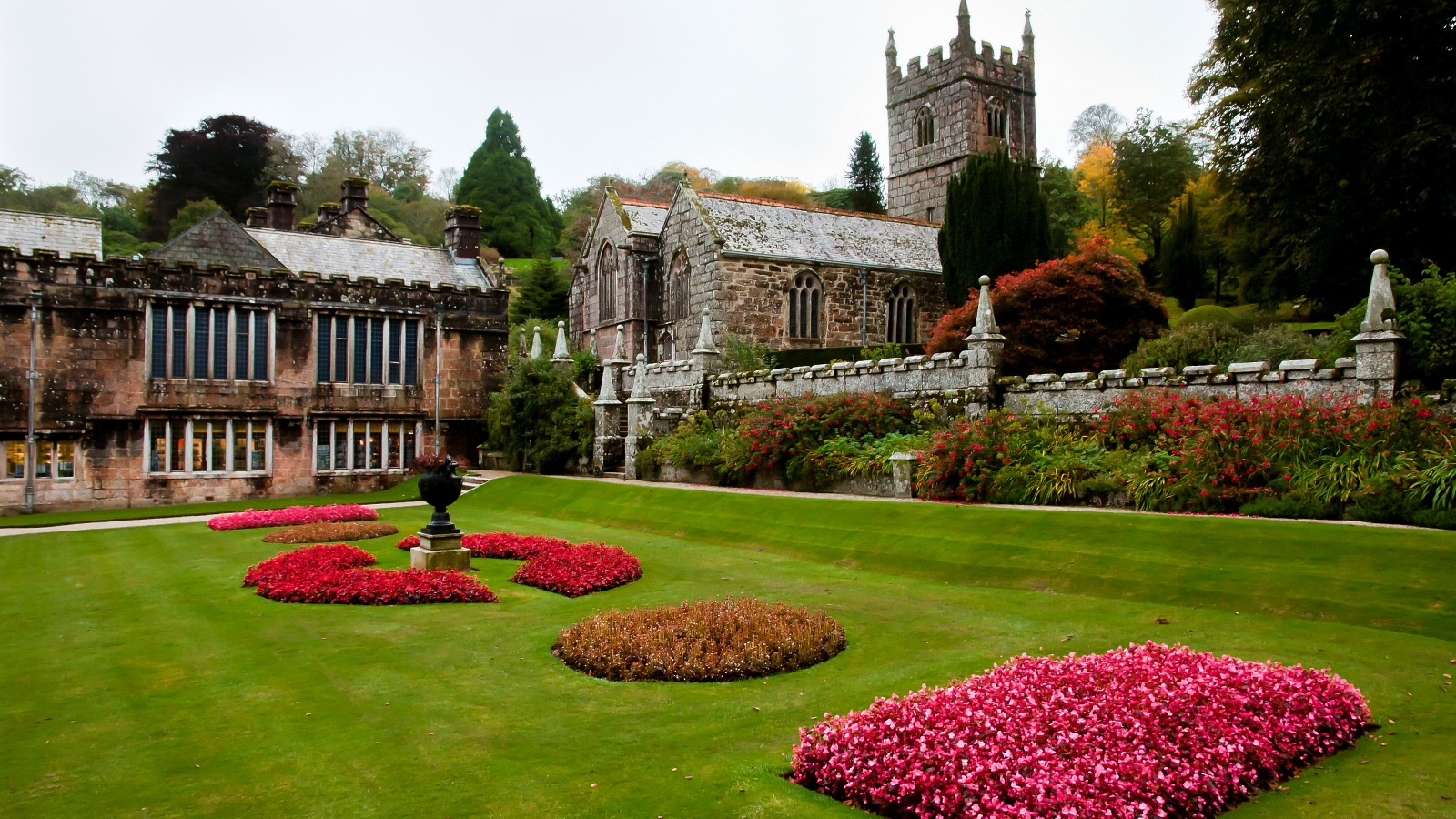 Lanhydrock Garden Image - adwo@depositphotos.com