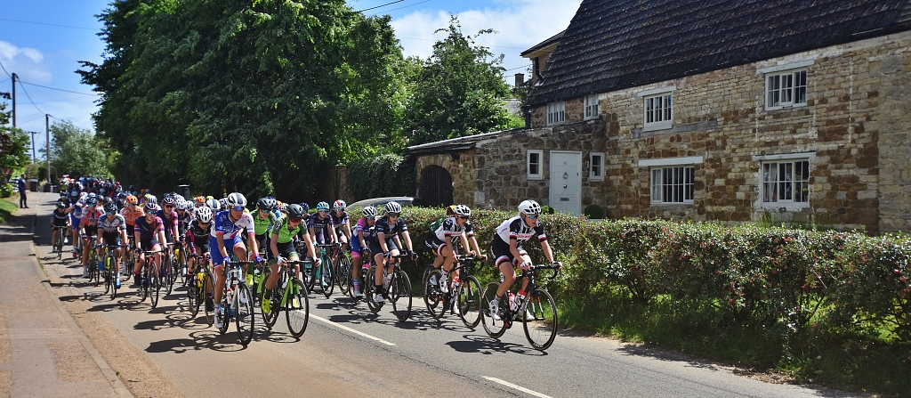 2018 Womens Tour of Britain Racing Through our Northamptonshire Village © essentially-england.com