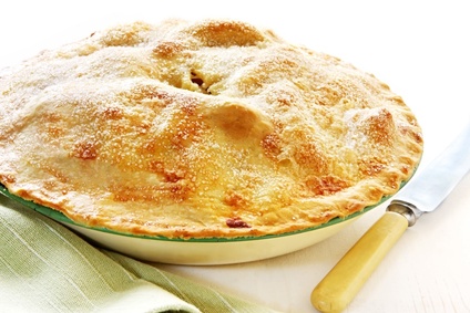 Traditional English Apple Pie in a pie plate | &copy; robynmac fotolia.com