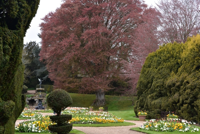 Acsott House Dutch Garden © essentially-england.com
