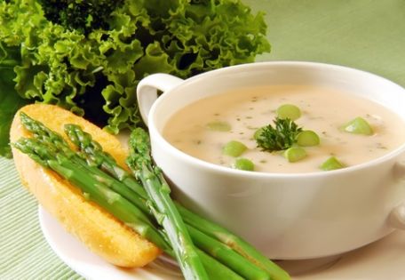 Asparagus Soup | © Ari Sanjaya dreamstime.com