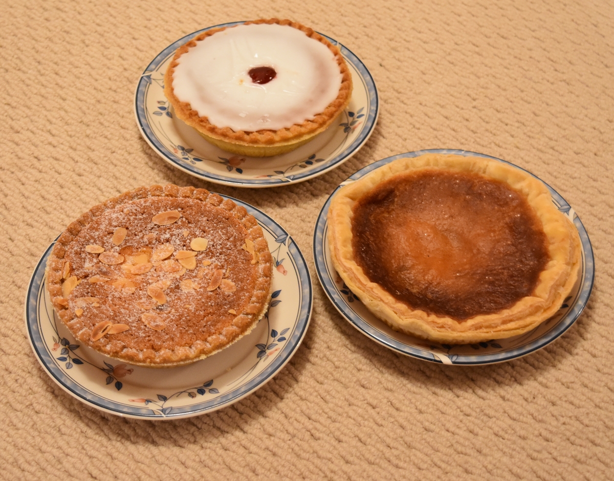 Bakewell Pudding (Right) and Two Bakewell Tarts © essentially-england.com