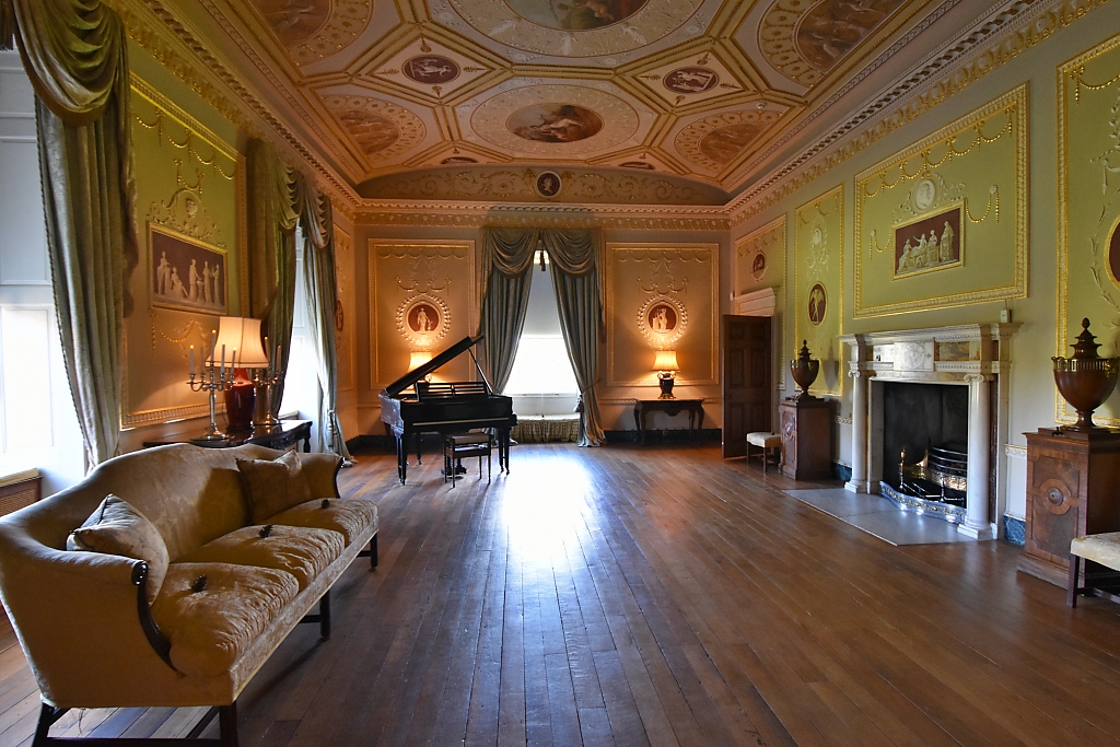 The Dining Room at Basildon House © essentially-england.com