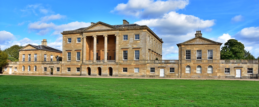 The rooms of Basildon Park House in Berkshire were used for The Crawley family's London home © essentially-england.com