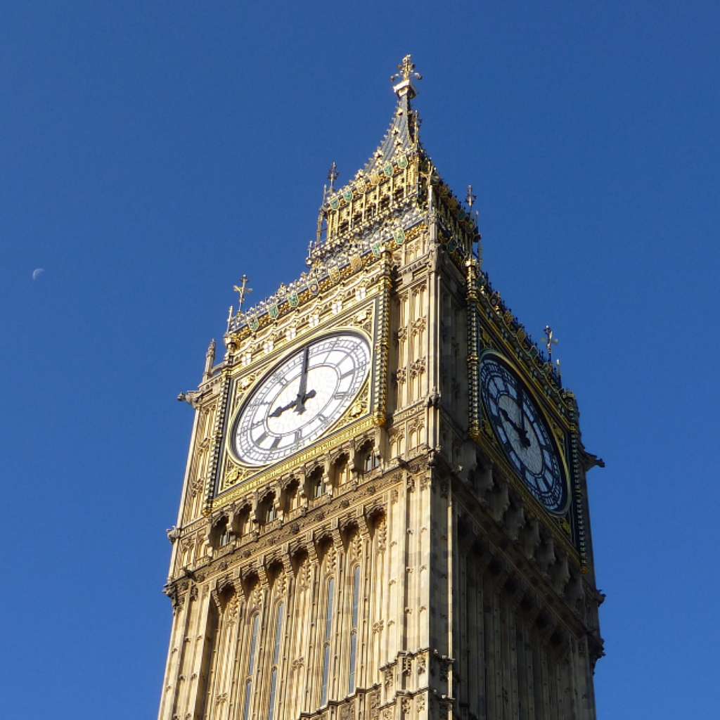 Image of the clock tower of Big Ben at the Houses of Parliament in London © essentially-england.com