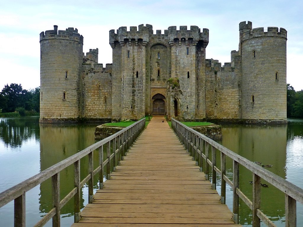 The Main Gatehouse of Bodiam Castle © essentially-england.com
