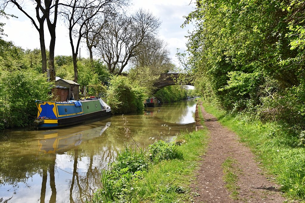 Looking Back Towards Ivy Bridge on the Oxford Canal © essentially-england.com