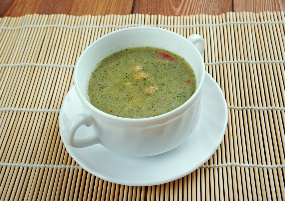 Broad Bean and Bacon Soup © fanfon | depositphotos.com