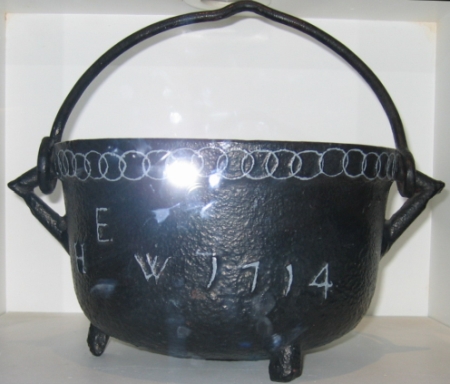 Coalbrookdale Cast Iron Pot &copy; essentially-england.com