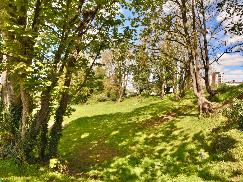 Northampton Castle Mound © essentially-england.com