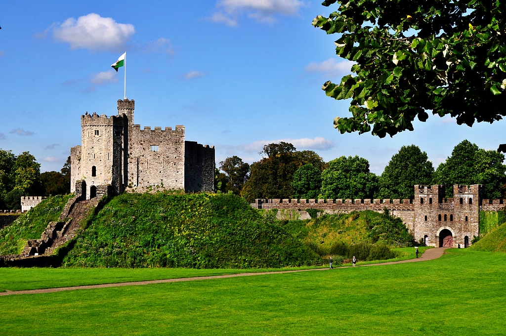 Visit Cardiff Castle on one of the Best UK Tour Packages | Image &copy; Charlie Seamon on unsplash.com