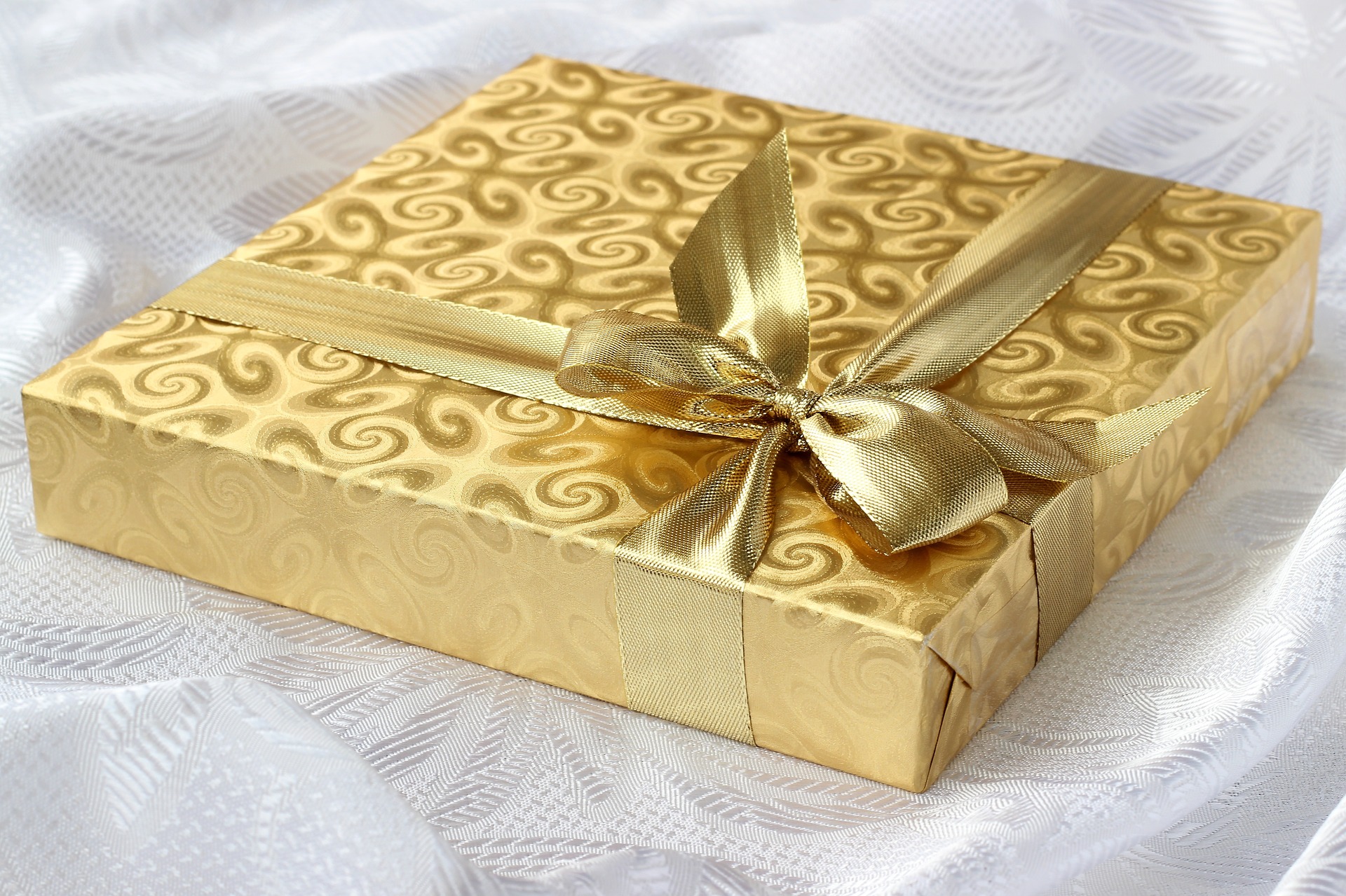Christmas gift &copy; JanDix | pixabay.com