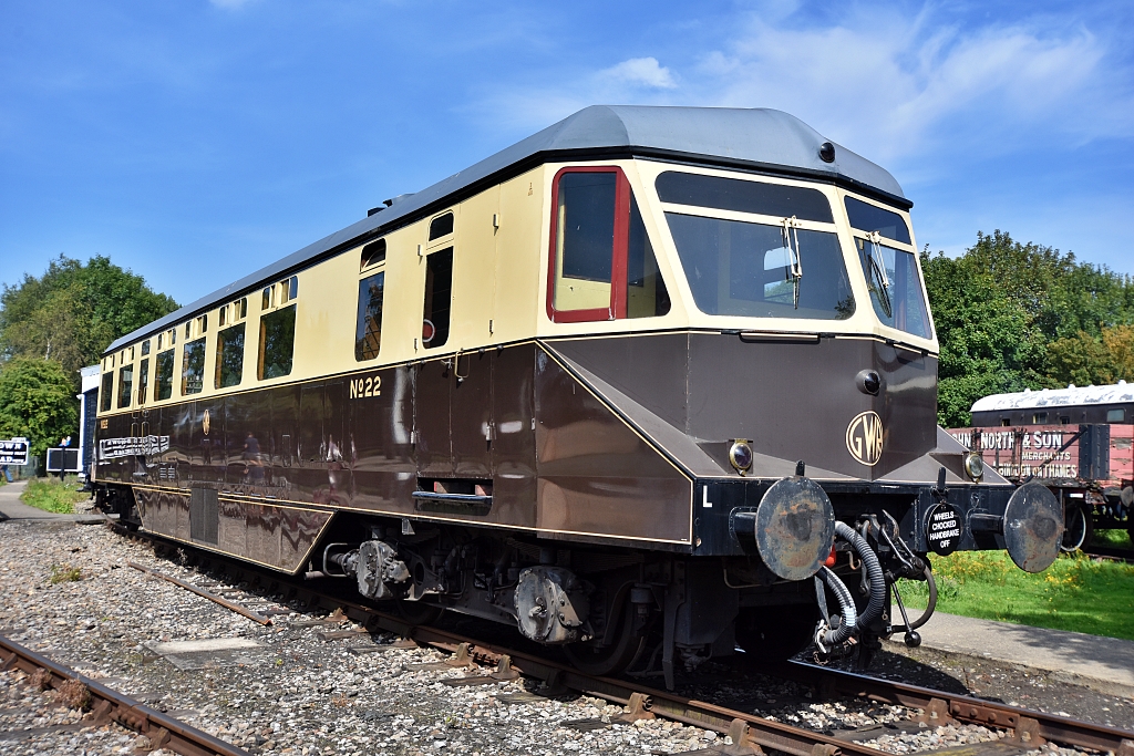 GWR Railcar at Didcot Railway Centre © essentially-england.com