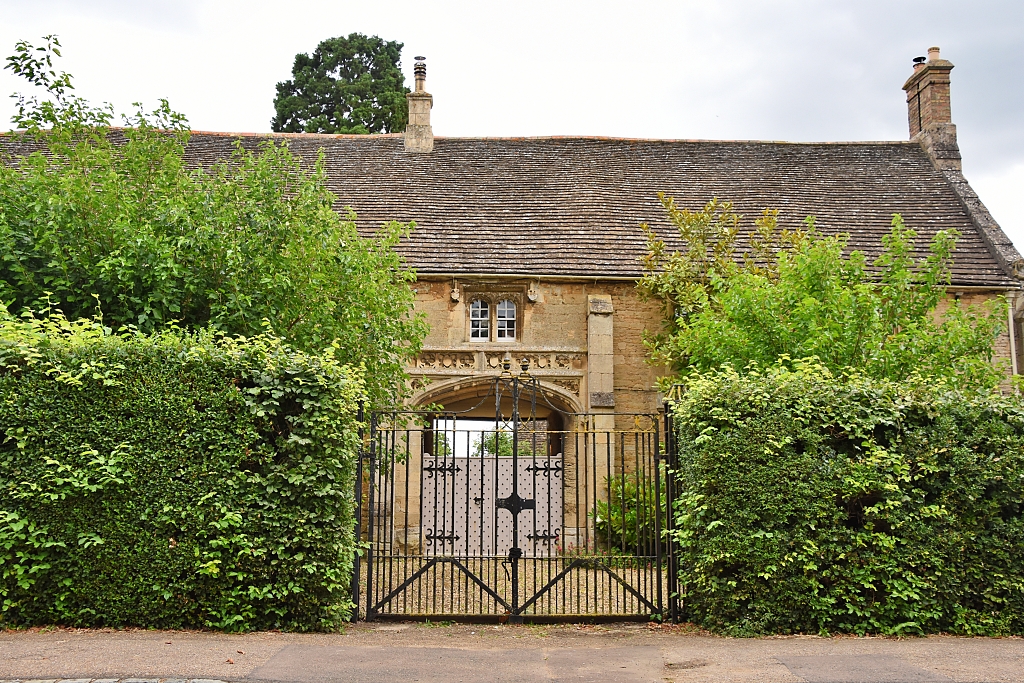 Queen of Scots Archway in Fotheringhay © essentially-england.com