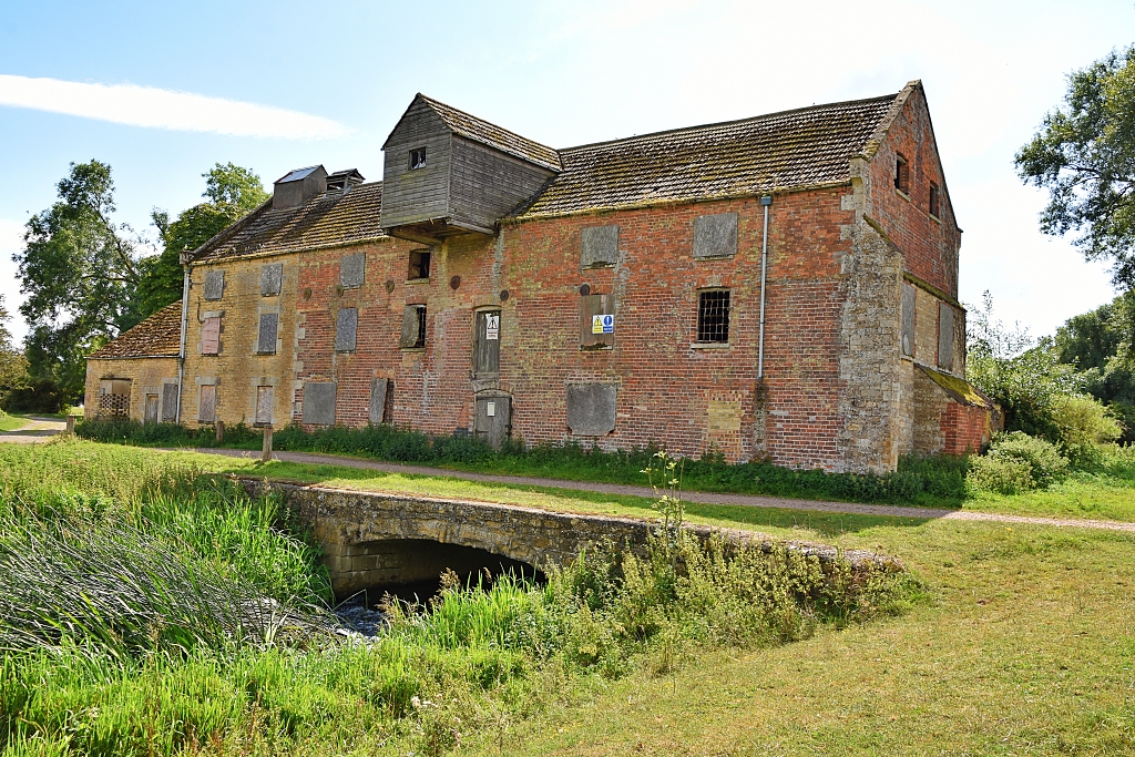 Elton Watermill on the River Nene © essentially-england.com