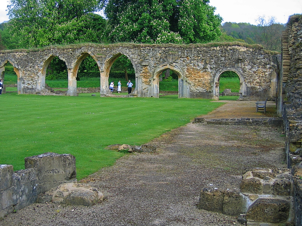 The Cloister's of Hailes Abbey © essentially-england.com