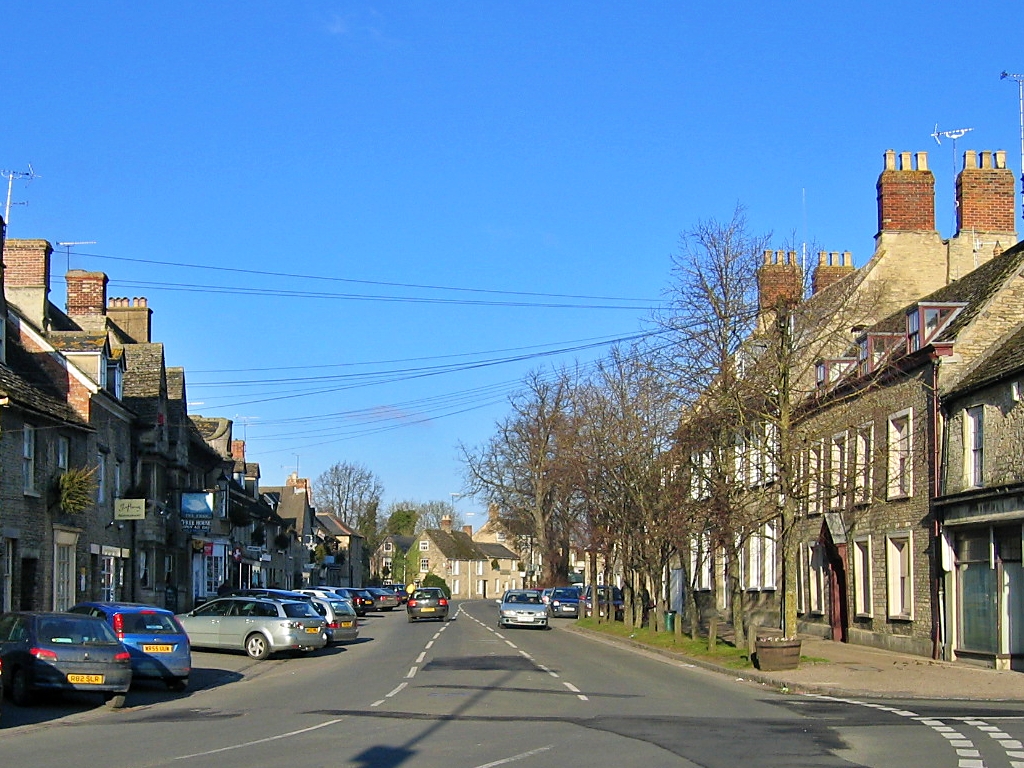 Lechlade High Street © essentially-england.com