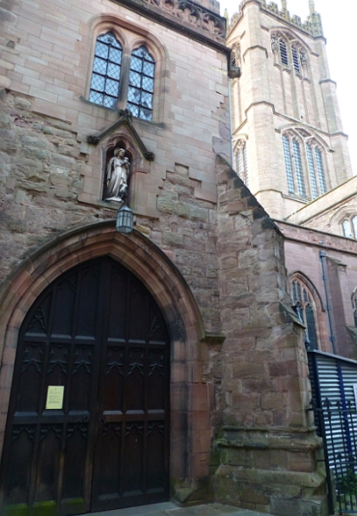 St. Laurence's Church Entrance &copy; essentially-england.com