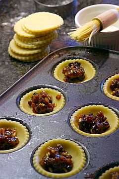 Making Mince Pies © Quentin Bargate | Dreamstime.com