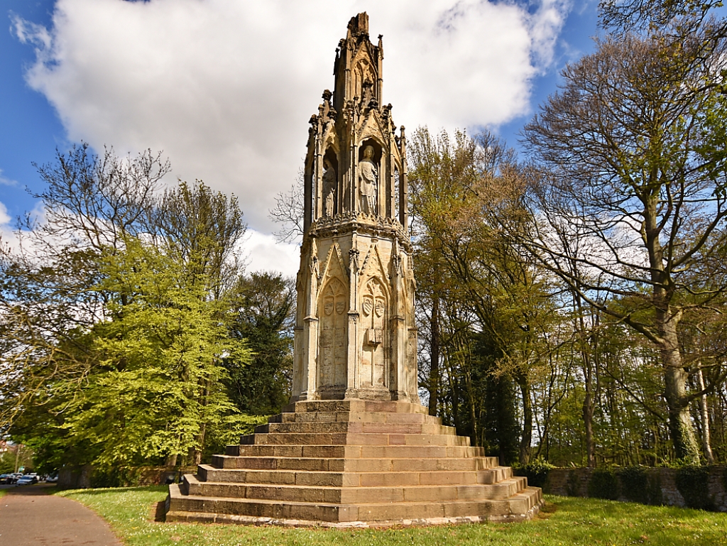 Queen Eleanor Cross in Northampton © essentially-england.com