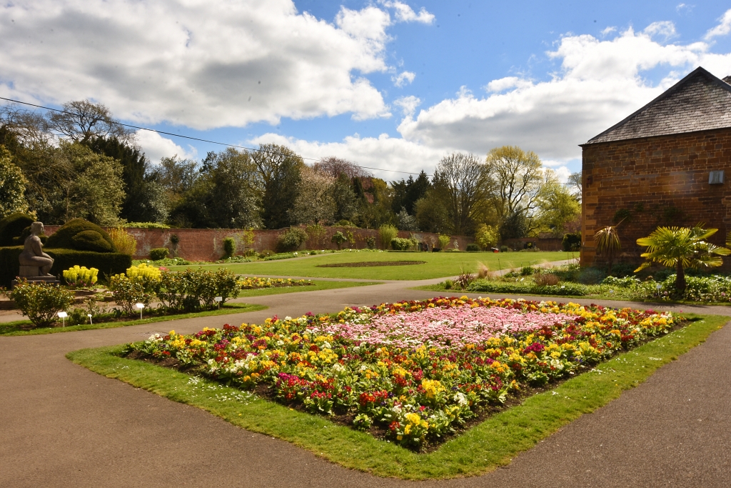 Delapre Abbey Gardens © essentially-england.com