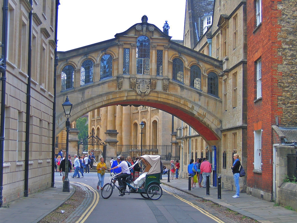 The Bridge of Sighs in Oxford © essentially-england.com