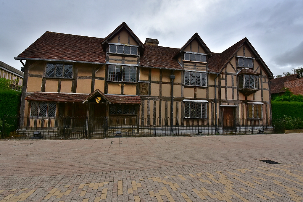 Shakespeare's Birthplace in Stratford-upon-Avon © essentially-england.com