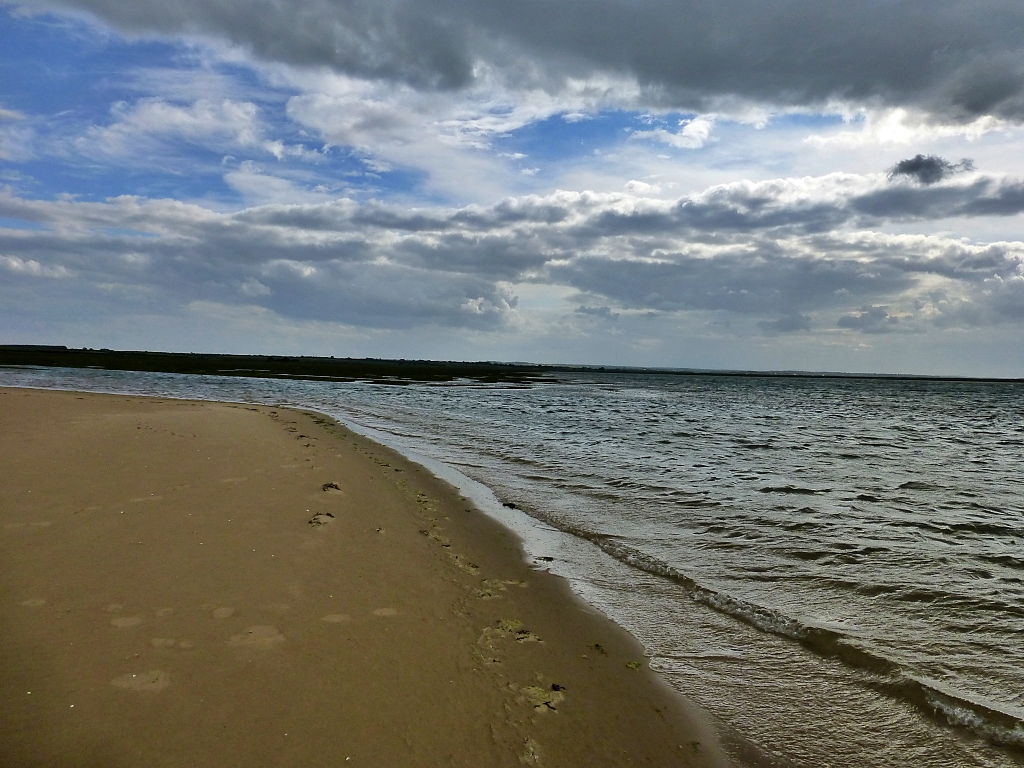 Footprints in the Sand © essentially-england.com