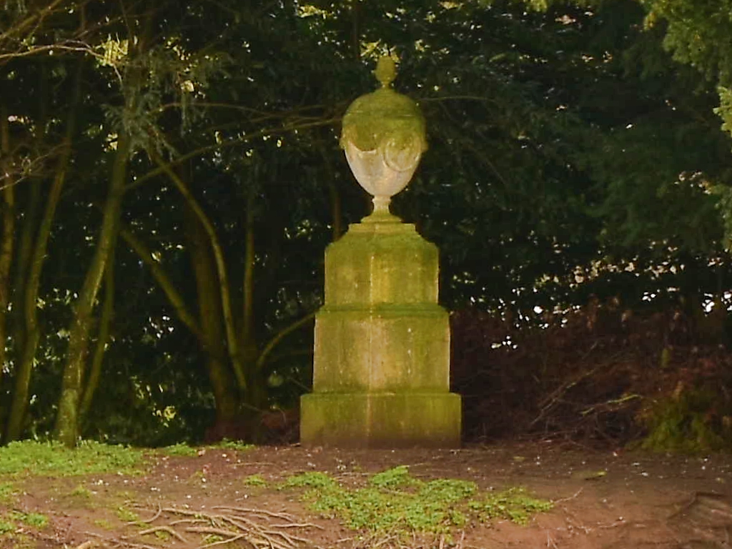 Lord Chatham's Urn in Stowe Gardens