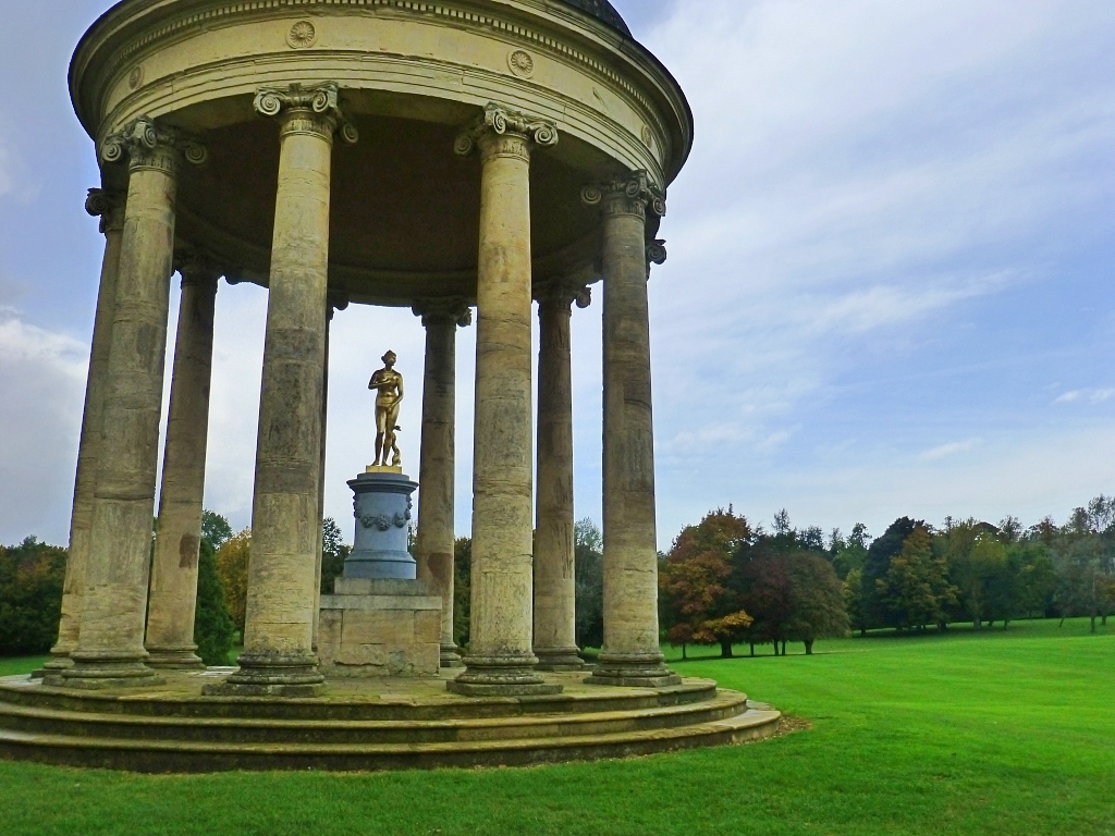 The Rotunda in Stowe Gardens © essentially-england.com