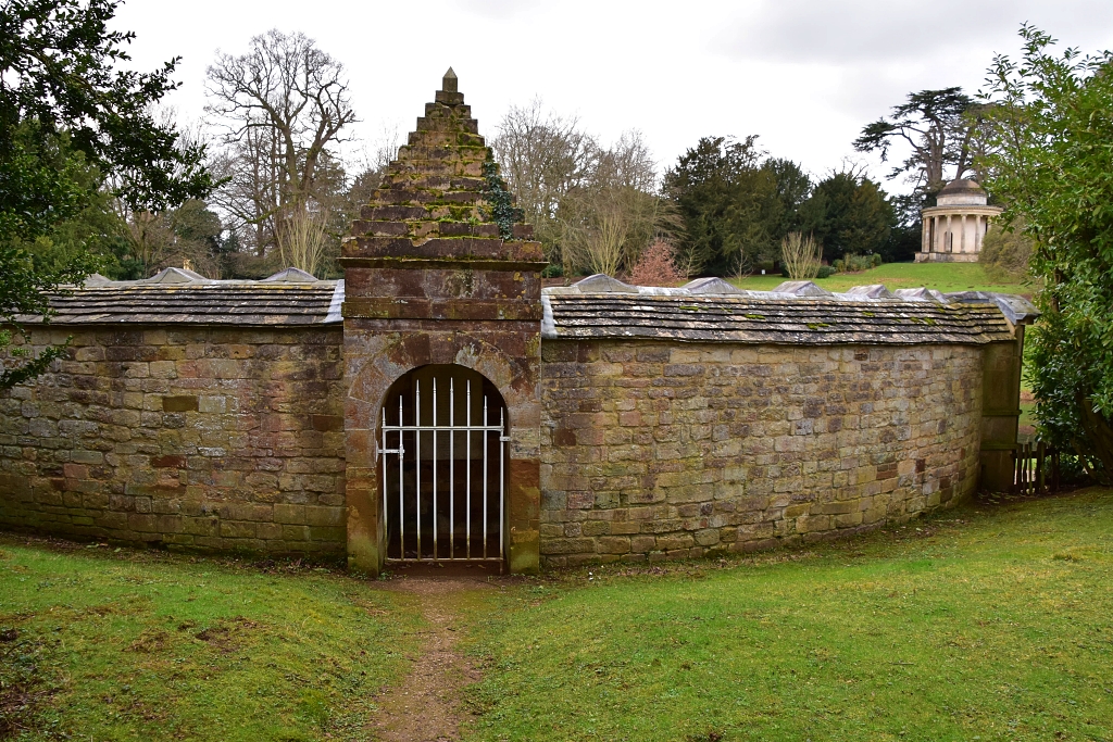 Back ot the Temple of British Worthies