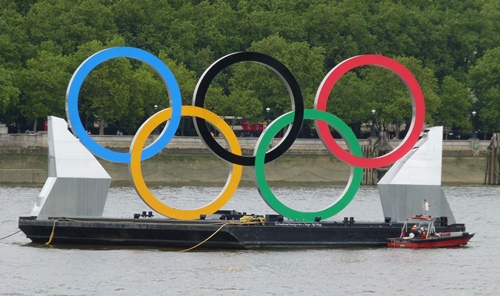 The Olympic Rings anchored in the River Thames © essentially-england.com