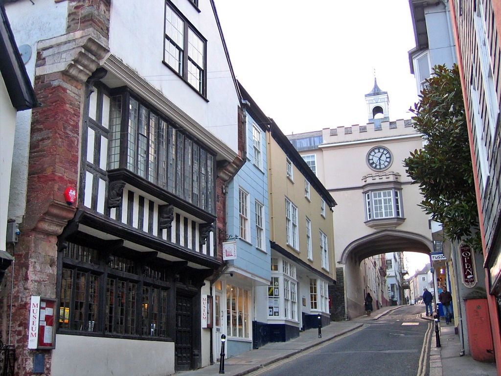 Totnes © essentially-england.com