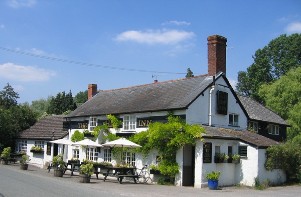 Beautiful Wiltshire Pub © essentially-england.com