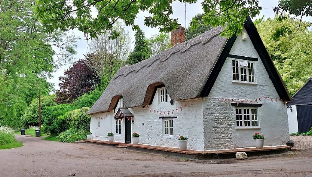 Winwick in the Northamptonshire Countryside © essentially-england.com