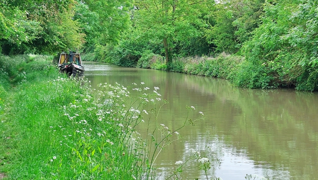 The Leicester Branch of the Grand Union Canal © essentially-england.com
