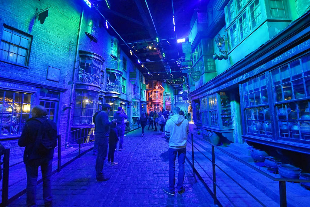 Diagon Alley at The Harry Potter Studios © essentially-england.com