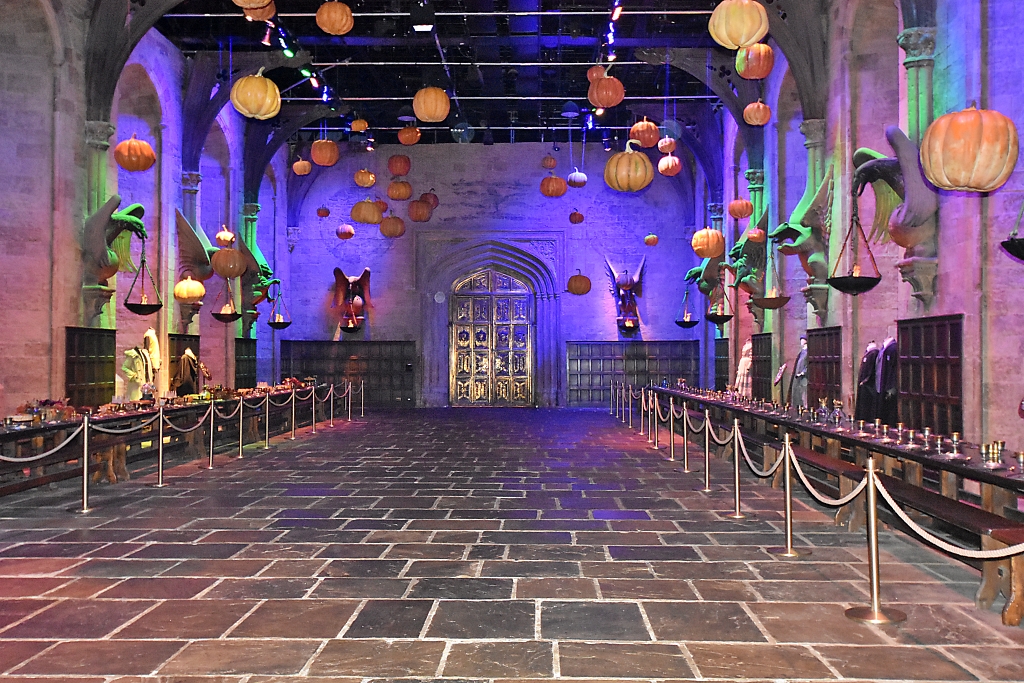 Hogwarts Great Hall at The Harry Potter Studios © essentially-england.com