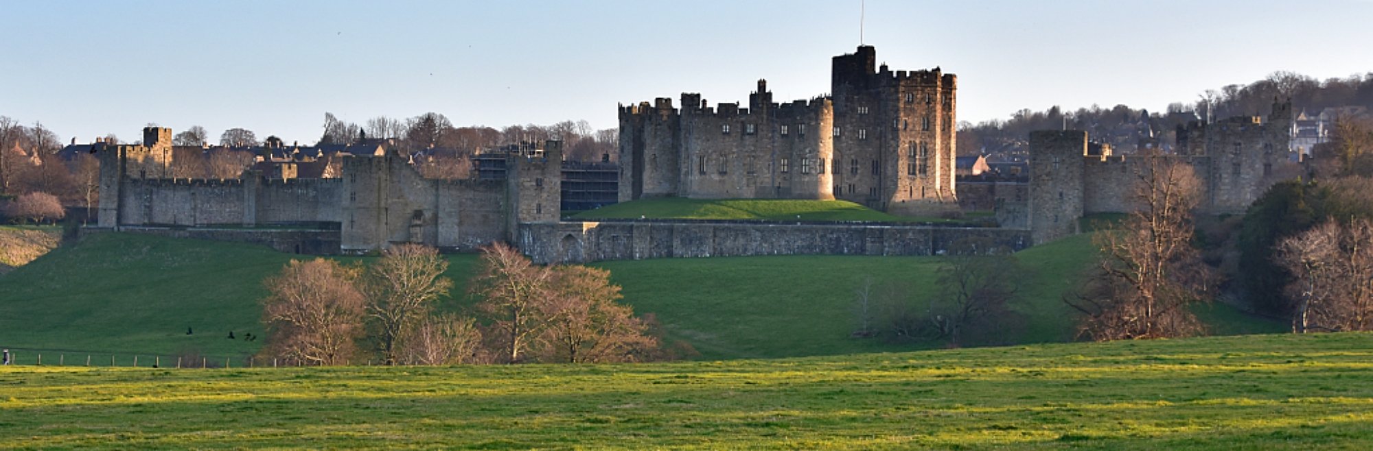 Alnwick Castle &copy; essentially-england.com