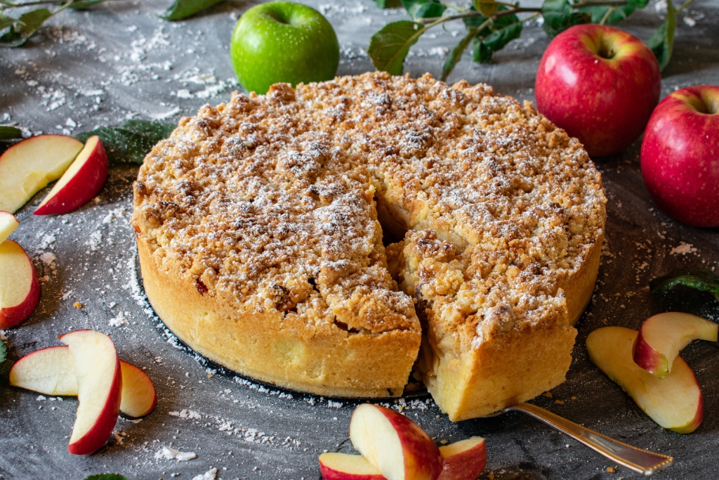 Apple Crumble Cake © Angelike Heine | Getty Images canva.com