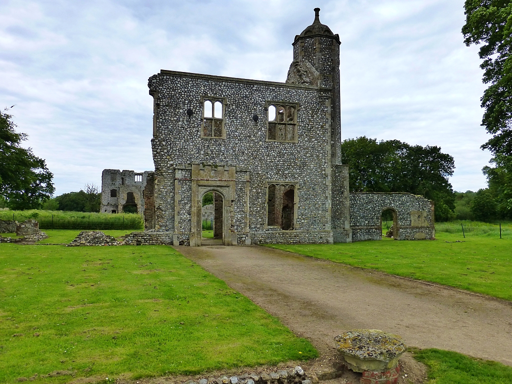 Baconsthorpe Castle Outer Gatehouse © essentially-england.com