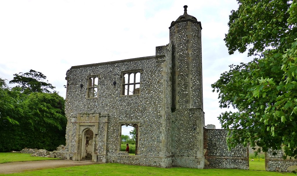 Baconsthorpe Castle Outer Gatehouse © essentially-england.com