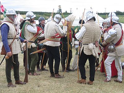 Discussing the Battle Plan © essentially-england.com