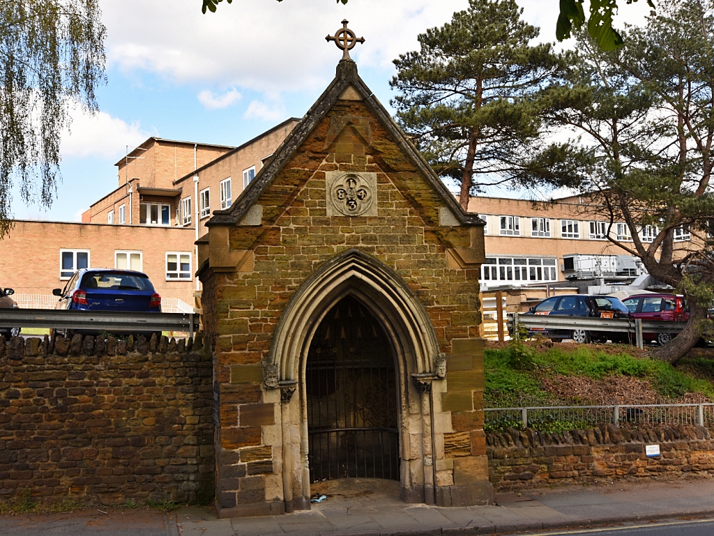 Becket's Well © essentially-england.com